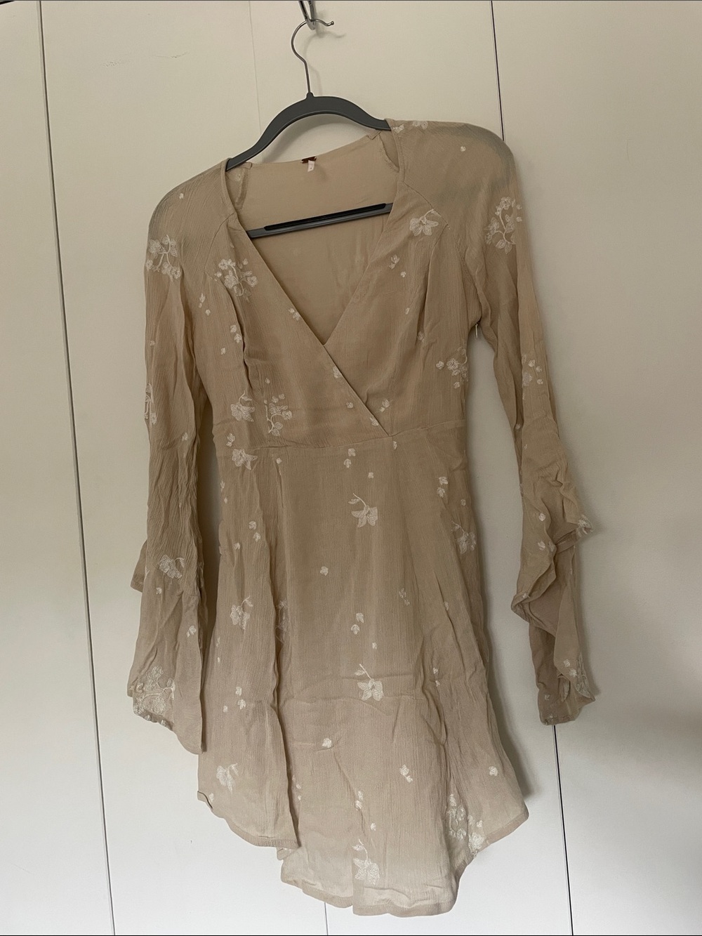 📦 🚚 EVERYTHING MUST GO! Free People Tan Dress | Sz 2 - Picture 3 of 11